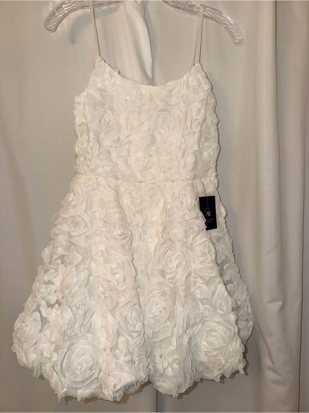 NWT women’s white bubble skirt rose appliqué dress